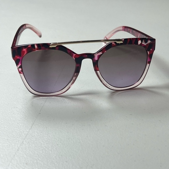 Betsey Johnson Tortoise Shell Geometric Retro Modern MCM Glasses Classic Chic main image 15